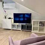 Villa Aurora Arctic Riverside Rovaniemi