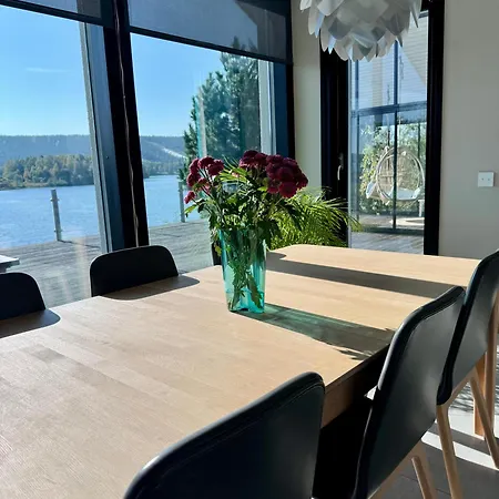 别墅 Aurora Arctic Riverside