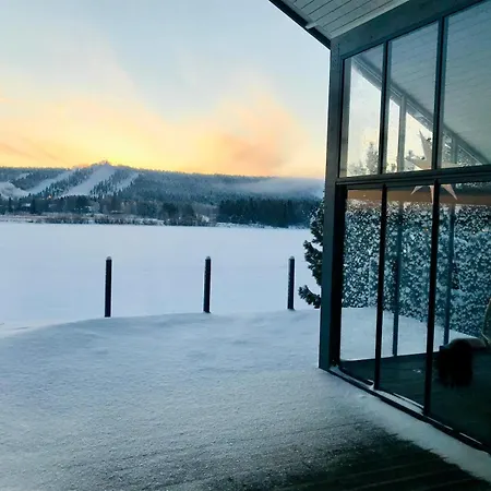 别墅 Aurora Arctic Riverside *