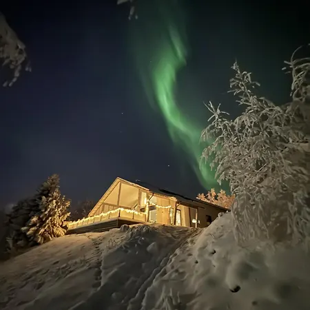 Villa Aurora Arctic Riverside *