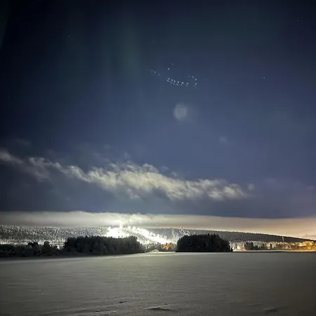 Aurora Arctic Riverside 别墅 *