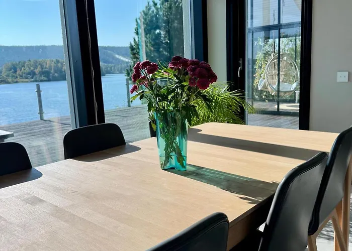 Βίλα Aurora Arctic Riverside